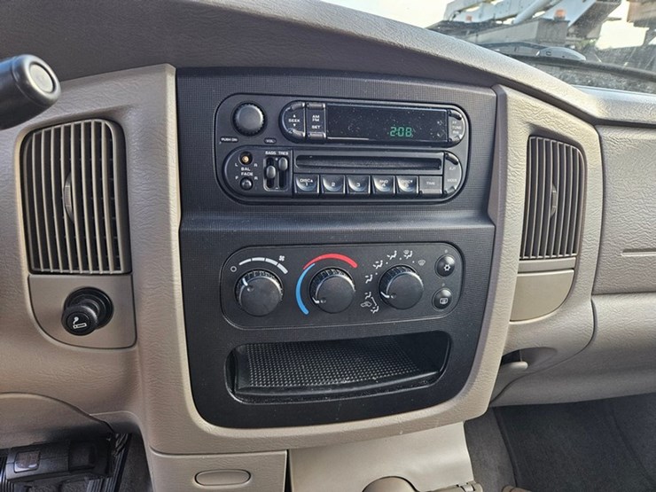 2004-dodge-ram-2500-image-36