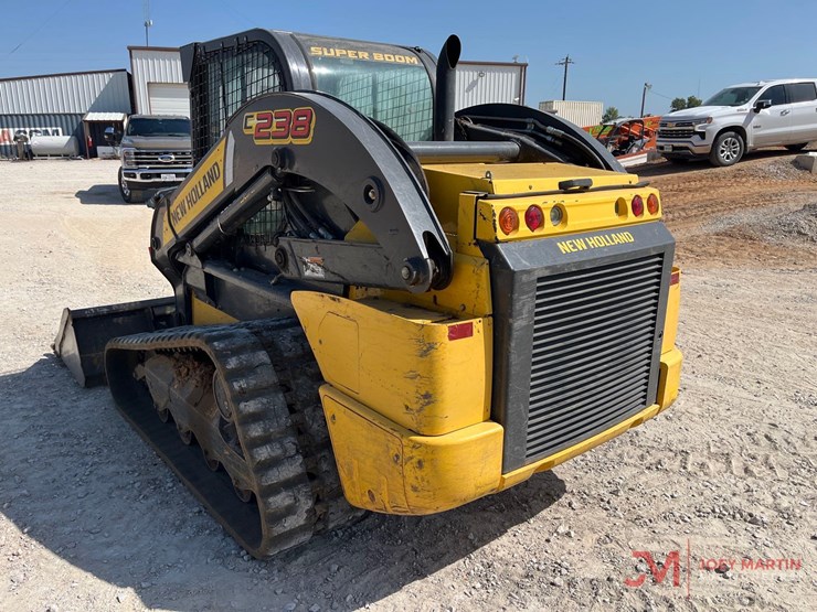 new-holland-c238-image-3