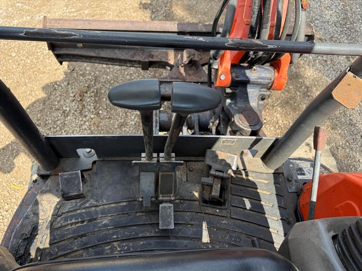 2011-kubota-u35-image-19