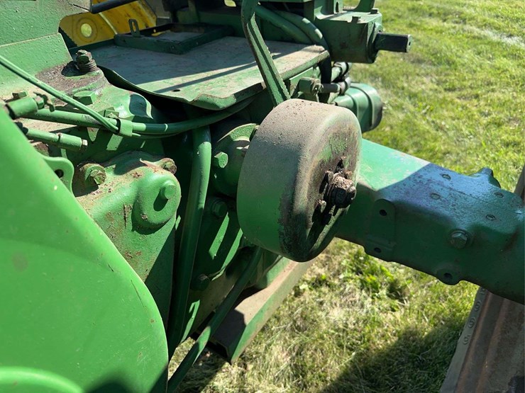 john-deere-70-image-16