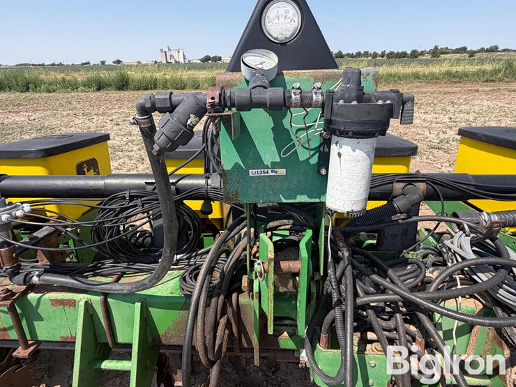 john-deere-1710-image-16