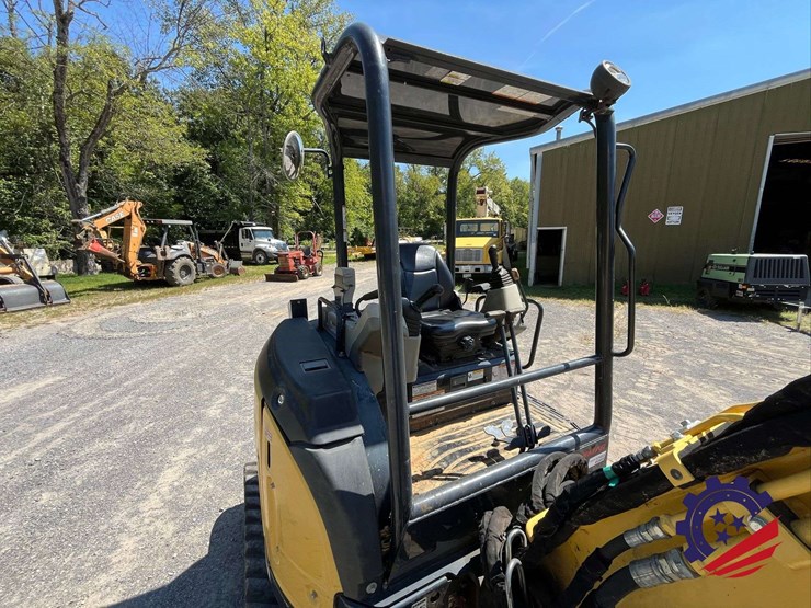 yanmar-vi035-6a-mini-excavator-image-25