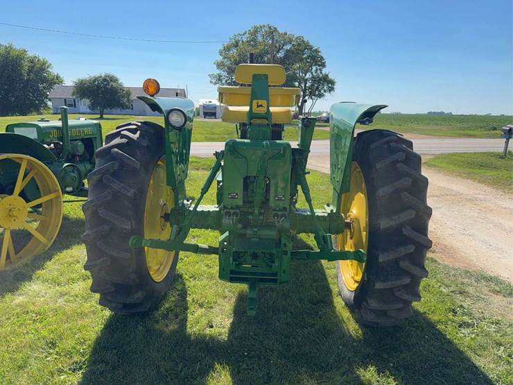 john-deere-2520-image-4
