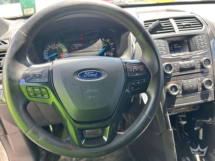 2018-ford-explorer-image-14