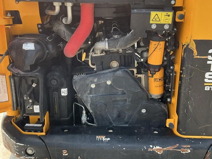 2021-jcb-3ts-8t-image-19