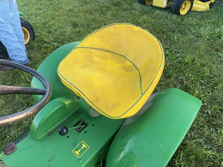 john-deere-110-image-7