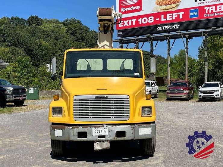 1999-freightliner-fl70-image-13