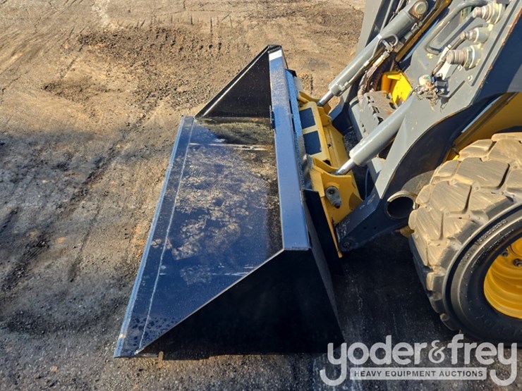 2019-deere-324g-image-16