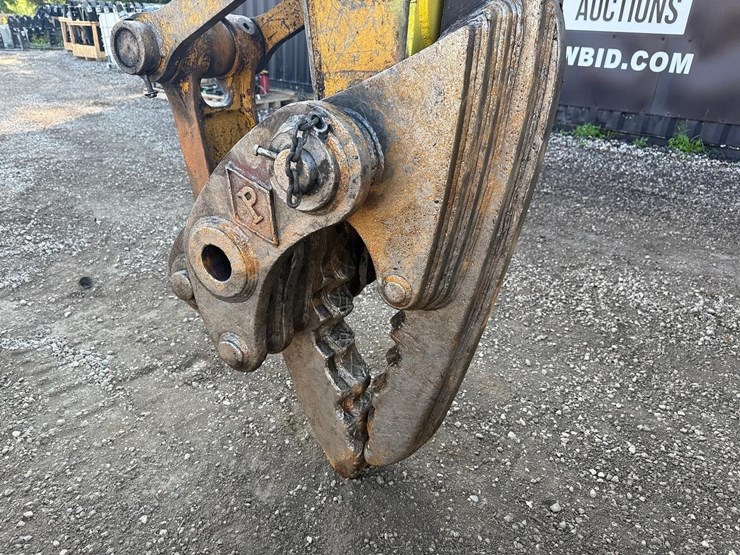 deere-200c-lc-image-8