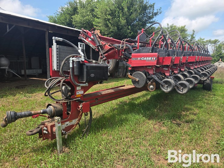 2011-case-ih-1240-image-1