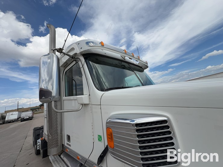 2012-freightliner-coronado-132-image-12