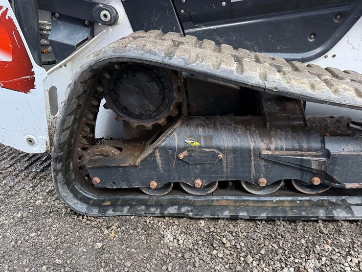 2020-bobcat-t76-image-13