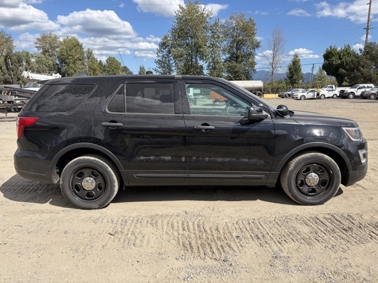 2018-ford-explorer-image-3