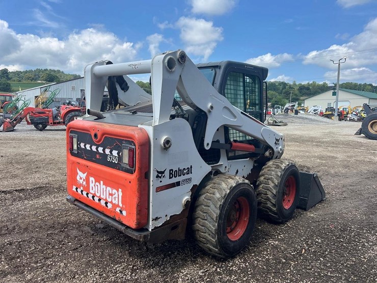 2011-bobcat-s750-image-6