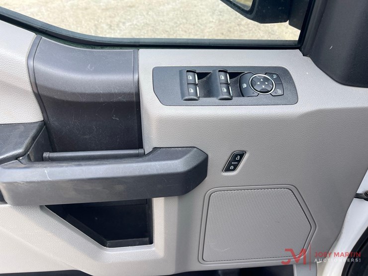 2019-ford-f150-xl-image-15