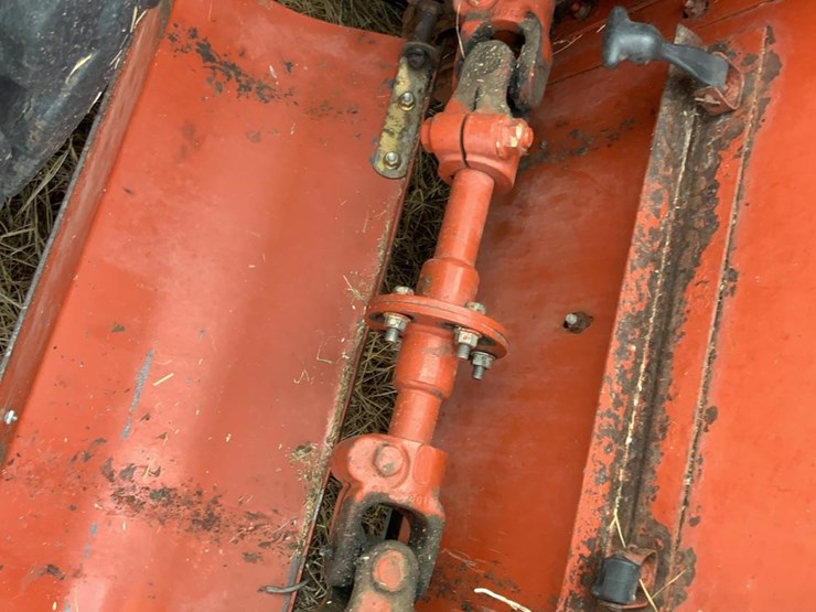 hesston-8250-image-19