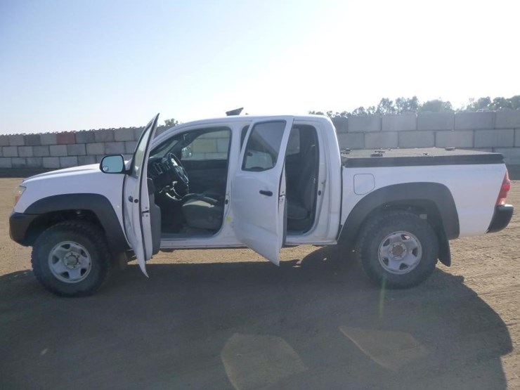 2013-toyota-tacoma-image-7