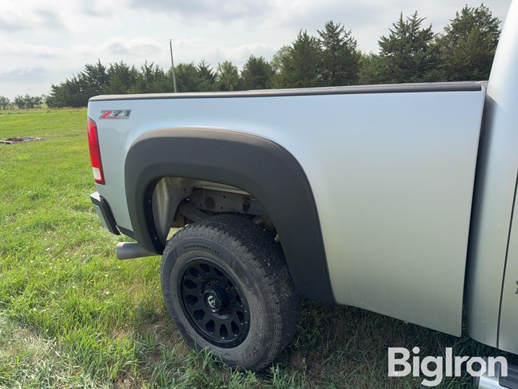 2012-gmc-2500-image-17