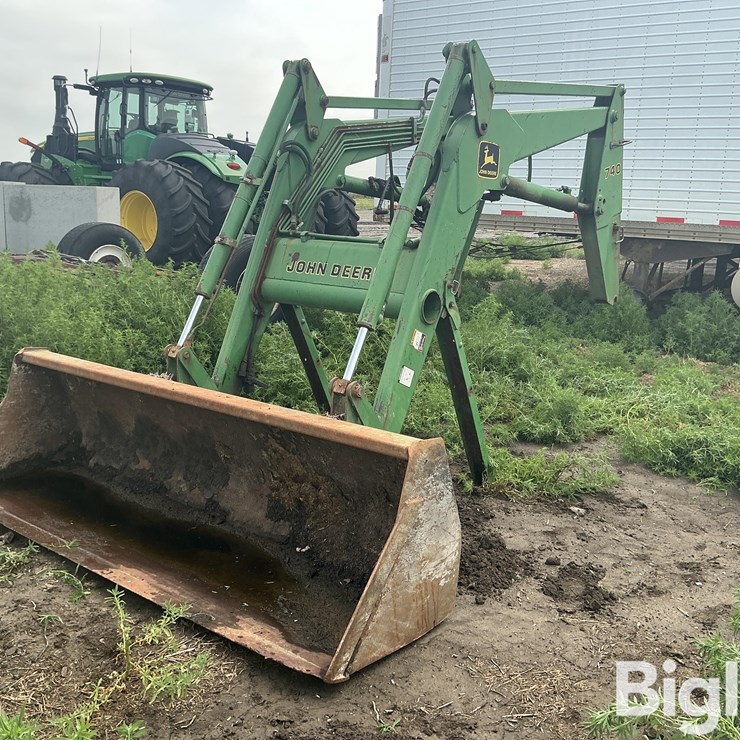JOHN DEERE 740