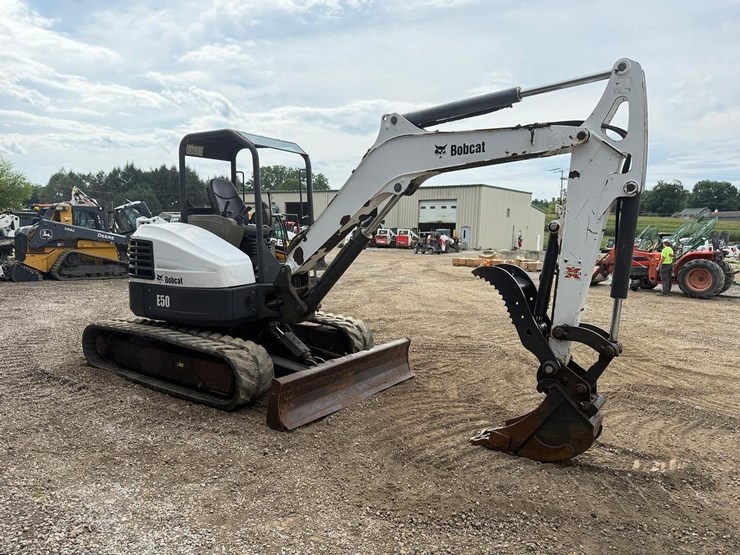 2011-bobcat-e50-image-6