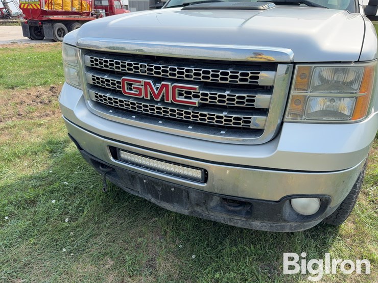 2012-gmc-2500-image-12