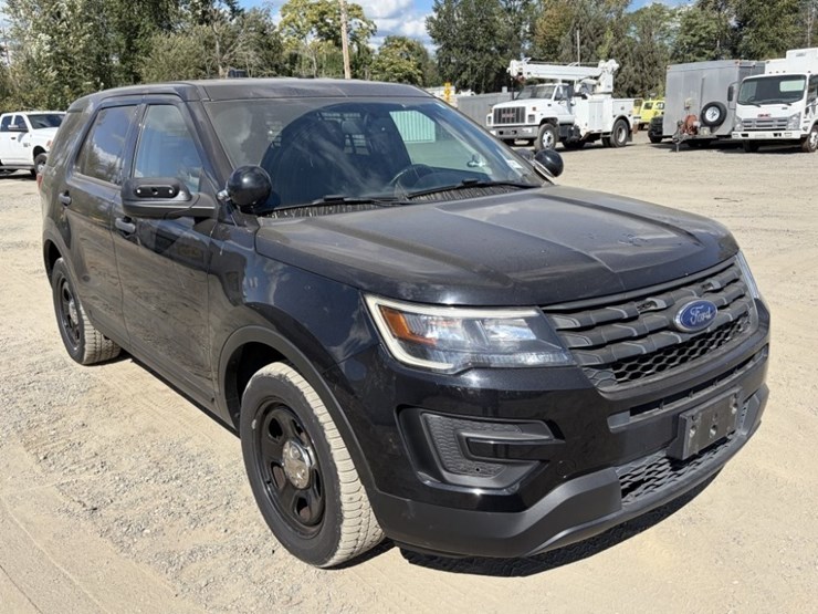 2019-ford-explorer-image-2