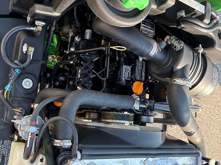 2022-john-deere-14-image-14