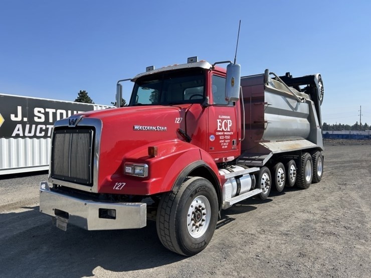 2015-western-star-4900sb-image-1
