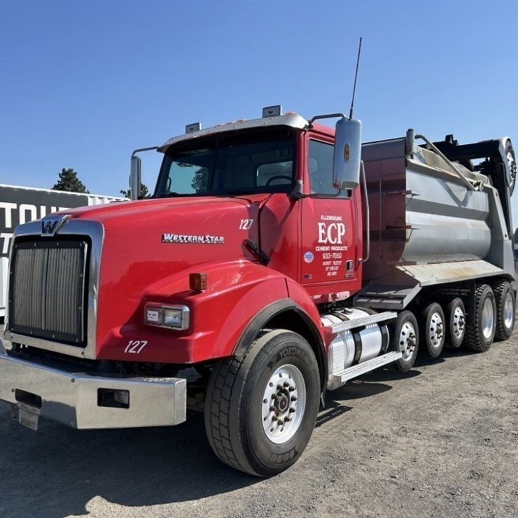 2015 WESTERN STAR 4900SB