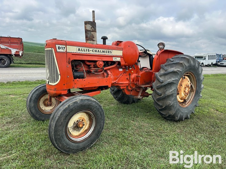 1964-allis-chalmers-d17-image-1