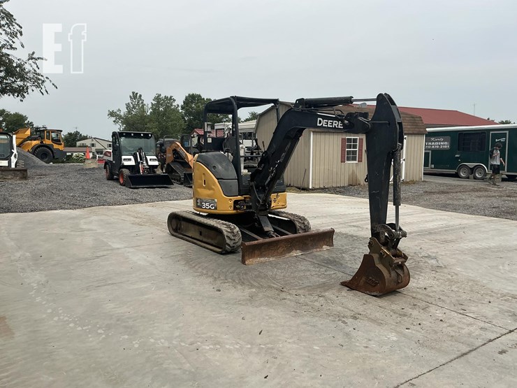 2016-deere-35g-image-6