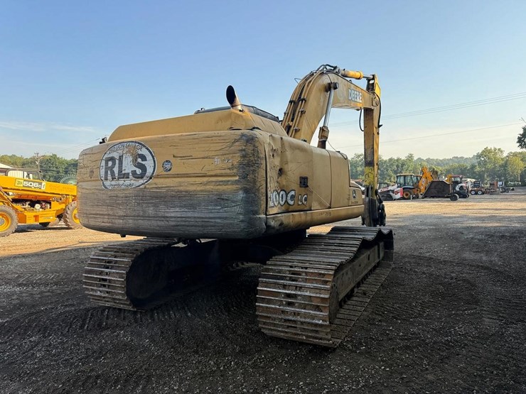 deere-200c-lc-image-4