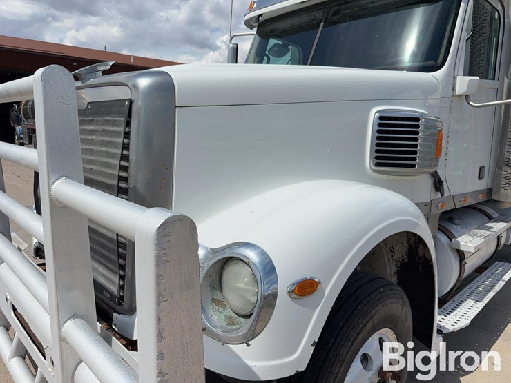 2013-freightliner-coronado-132-image-10