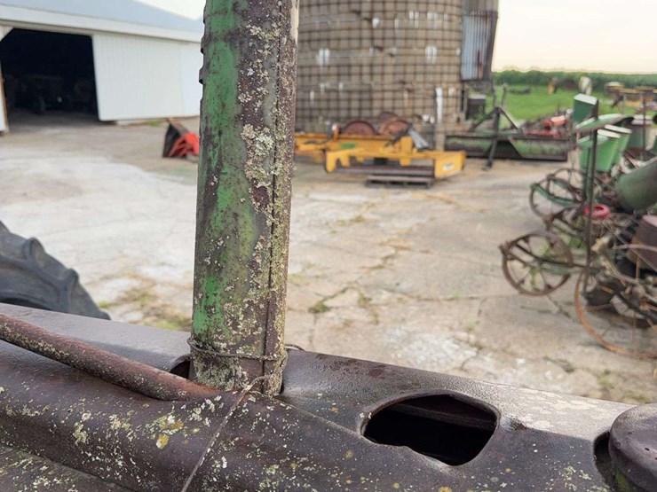 john-deere-b-image-15