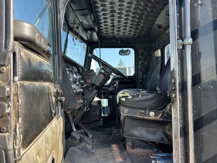 1999-kenworth-w900-image-14