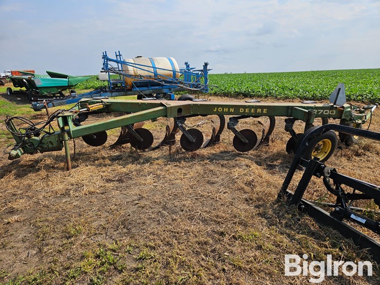 1990-john-deere-2700-image-8