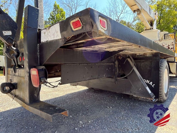 1999-freightliner-fl70-image-34