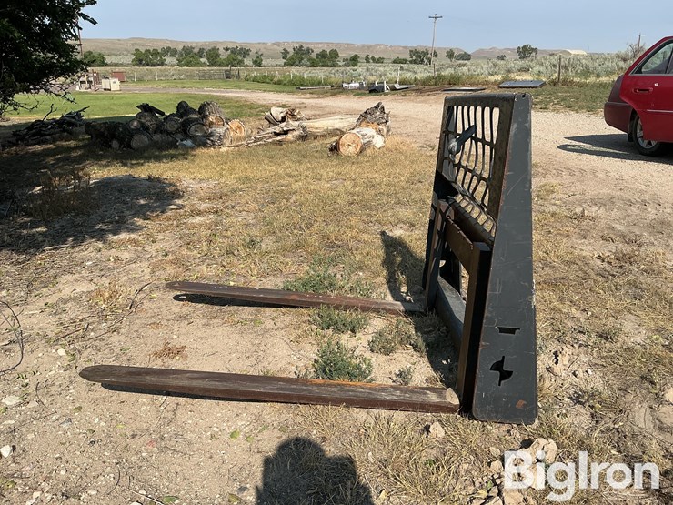 bobcat-pallet-forks-image-8