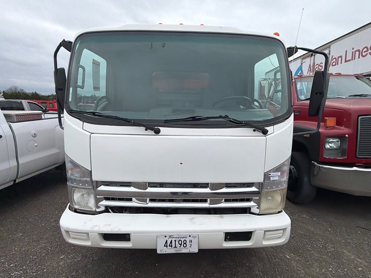 2008-gmc-w5500-image-13