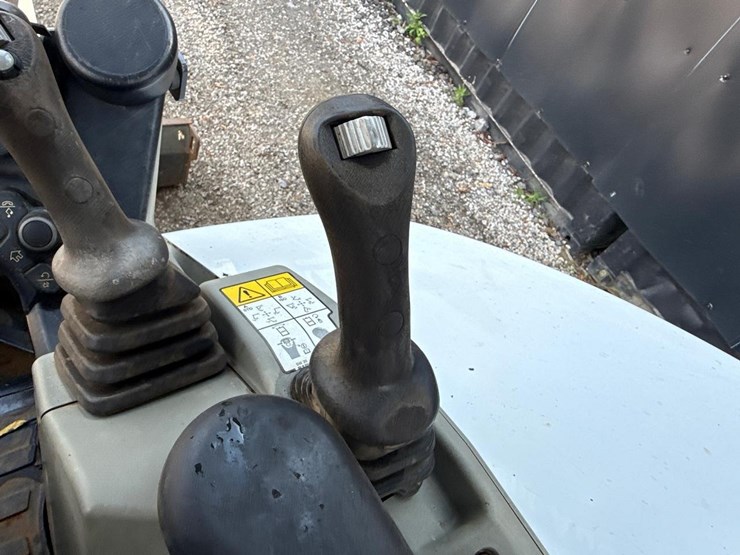 2022-bobcat-e50-image-26