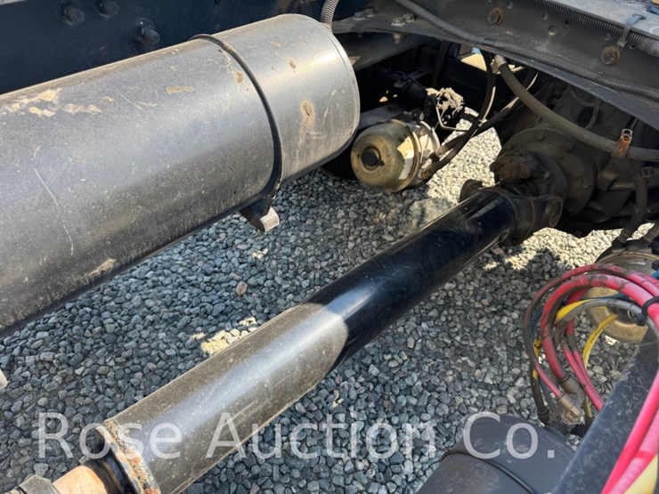 2015-freightliner-m2-112-single-axle-truck-tractor-(saluda,-va)-image-16