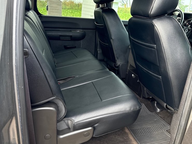 2013-chevrolet-silverado-1500-image-22
