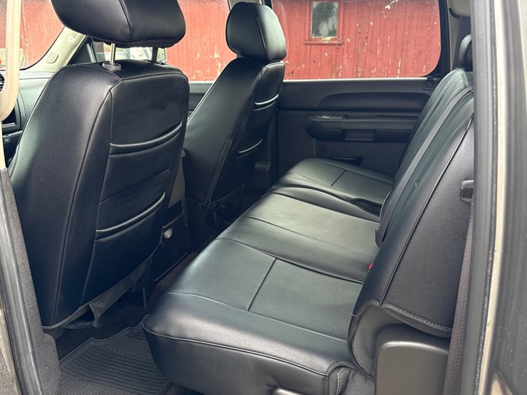 2013-chevrolet-silverado-1500-image-21