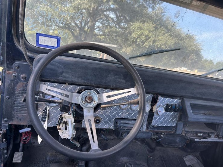 #13-•-1987-amc-jeep-2-door-image-9