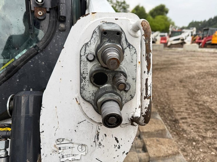 2023-bobcat-t650-image-11