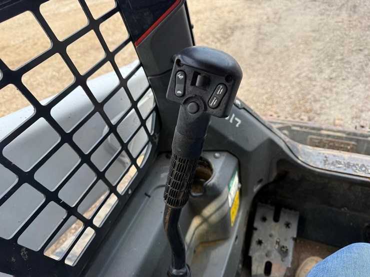 2021-bobcat-t66-image-25