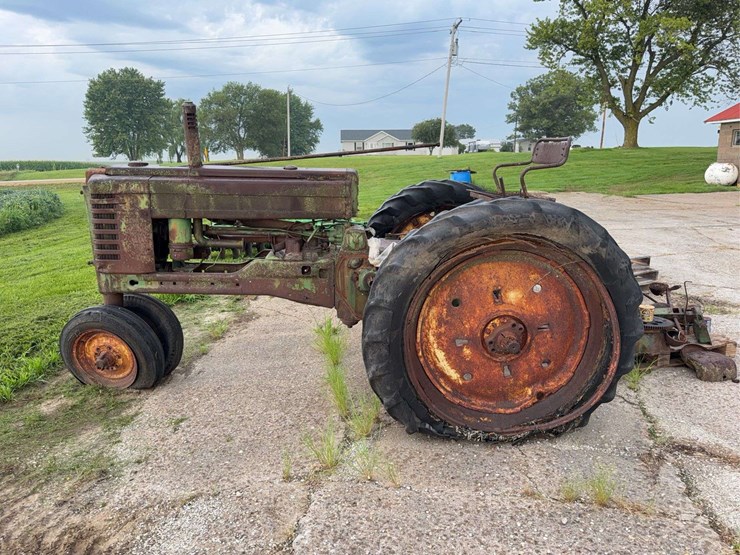 john-deere-b-image-2