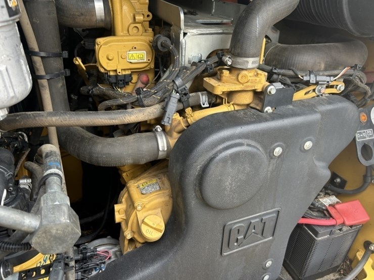 2023-caterpillar-299d3-xe-image-35