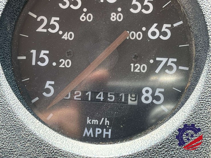 1999-freightliner-fl70-image-82