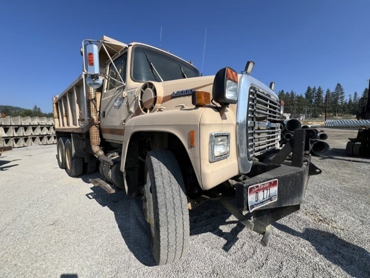 1991-ford-lt9000-image-2